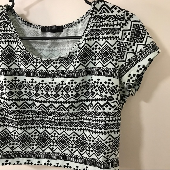 3/$15 forever 21 cotton spandex mint green Aztec print crop top - Picture 4 of 7